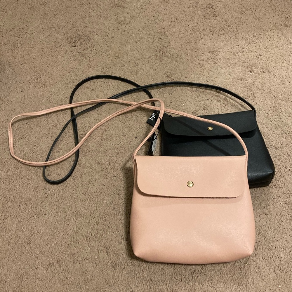 ⭐️5/$25 Set of 2 Purses⭐️
